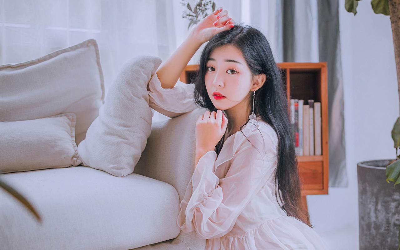 经历家暴后离婚，50岁脱口秀新人“房主任”出道